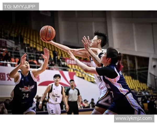 武汉篮球队在邀请赛中的耐力表现分析与精彩瞬间回顾 武汉篮球队在邀请赛中的耐力表现分析与精彩瞬间回顾