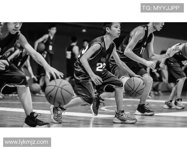 黄军专访:从球场到人生的转折与成长之路回顾篮球历程 黄军专访:从球场到人生的转折与成长之路回顾篮球历程