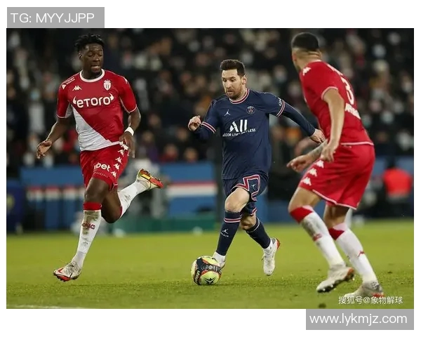 2013年巴黎圣日耳曼对阵巴萨的经典对决回顾与分析