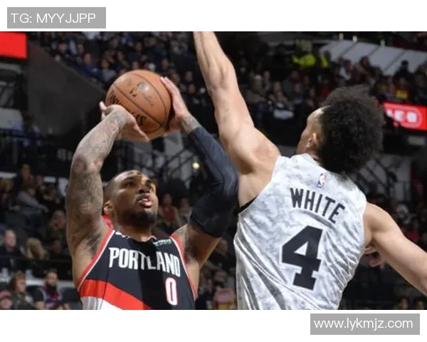 勇士与马刺激战三月九日比赛精彩录像回顾与分析