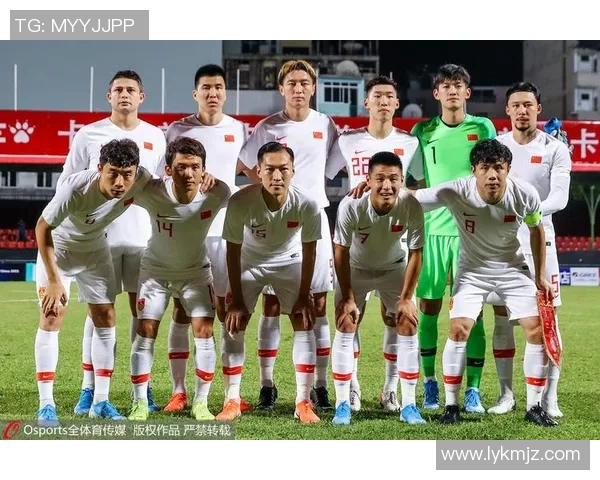 巴塞罗那与乌拉圭国家队的精彩对决引发球迷热议与期待