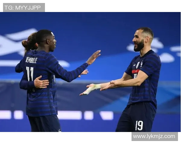 汉堡队与费雷堡队激战正酣谁能在这场对决中笑到最后